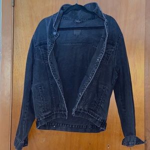 men’s Black denim jacket ( size,medium) never worn